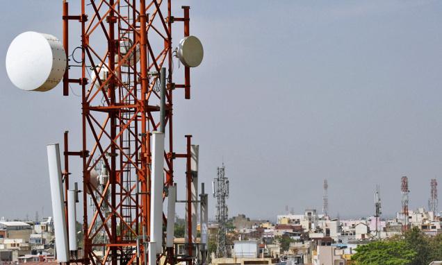 scnoticetocentreonpleaonradiationfrommobiletowers